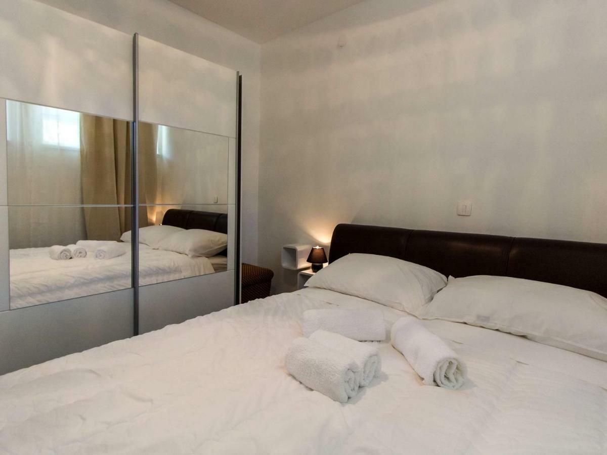 Roli Apartment *
